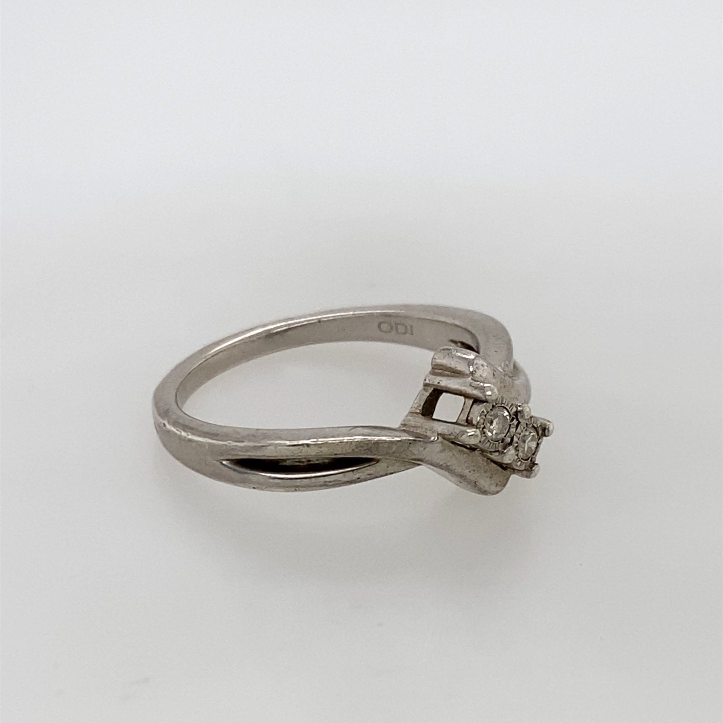925 Sterling Silver Ring W/ 2 Diamonds Stones on Top