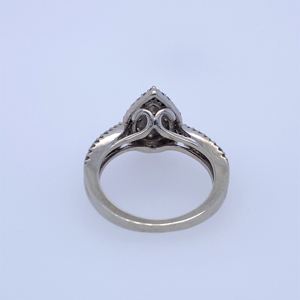 14K White Gold Pear Design Ring with Diamond's