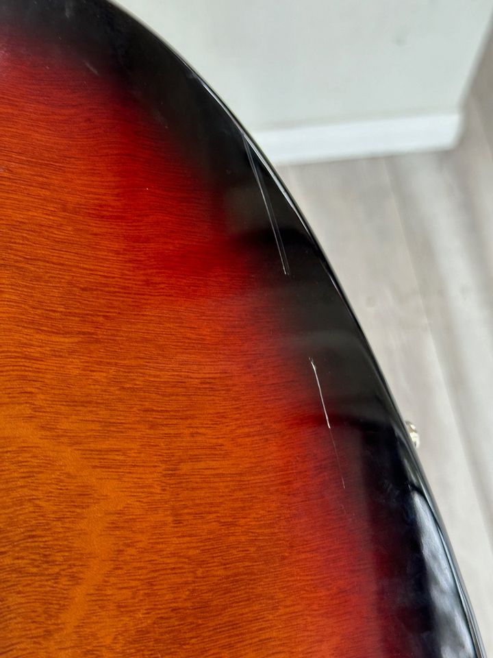Squier Classic Vibe Jaguar Bass 3-Color Sunburst