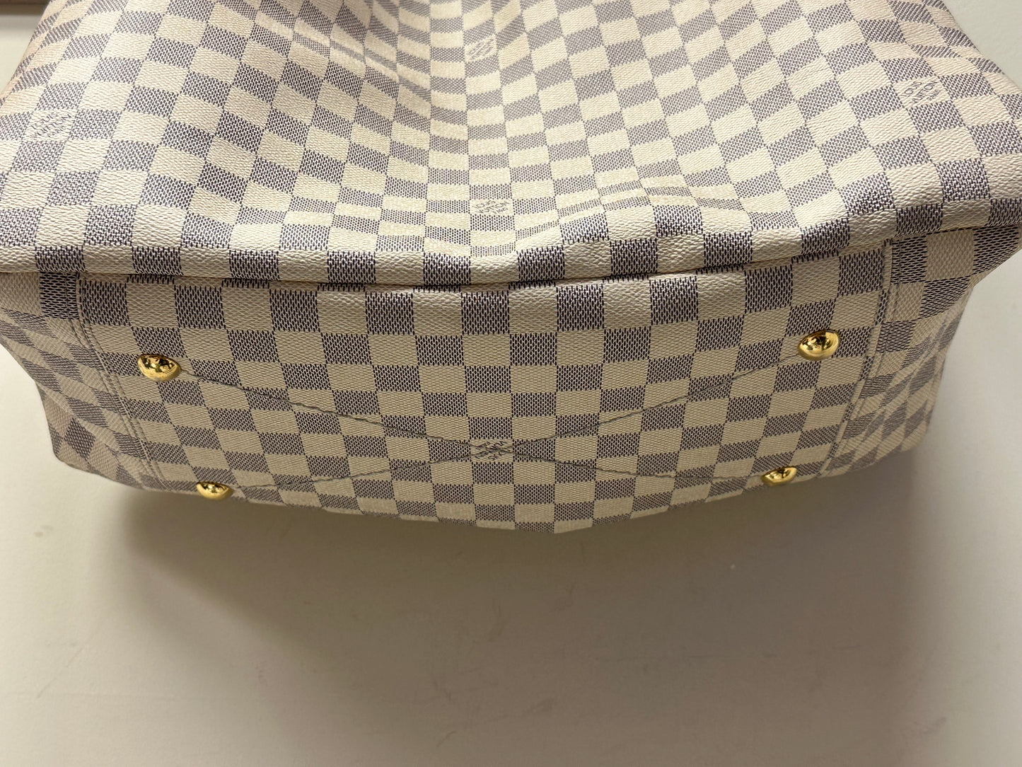 Louis Vuitton Damier Azur Artsy MM Beige Handbag