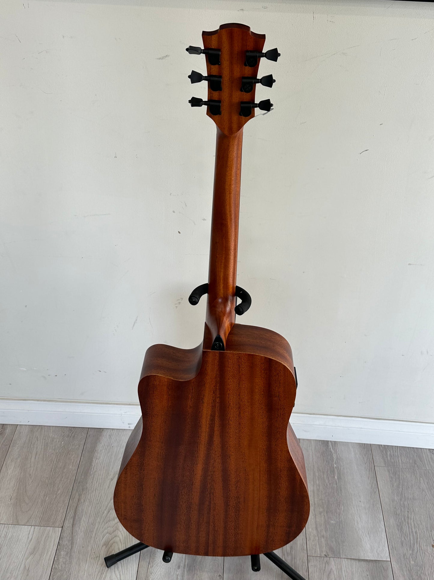 LAG Tramontane THV-10DCE Dreadnought Cutaway Electric/Acoustic Guitar W/ HyVibe