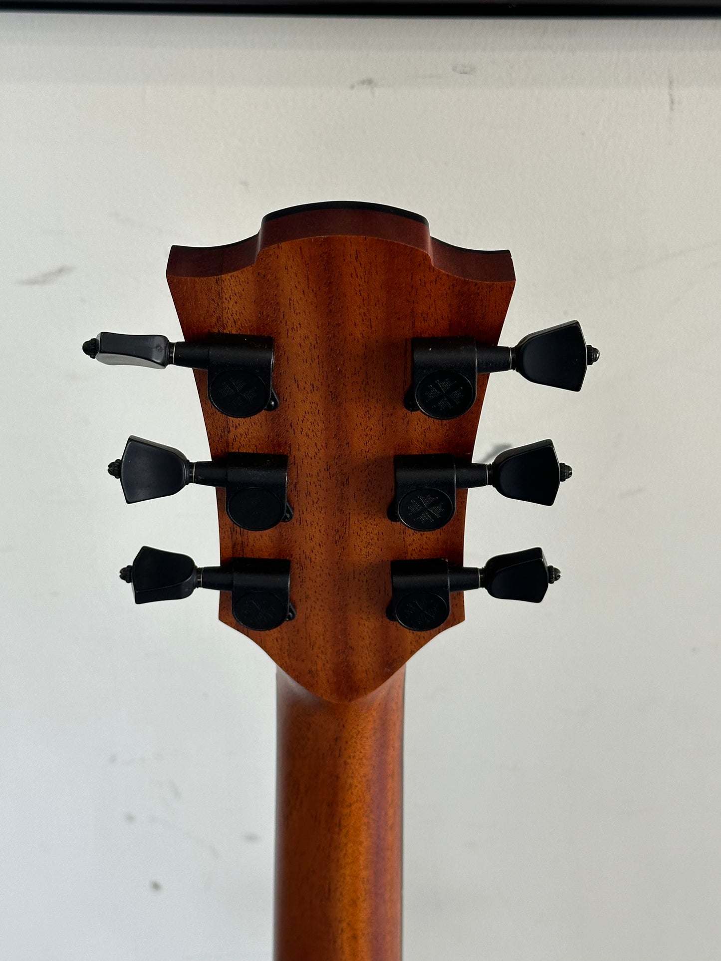 LAG Tramontane THV-10DCE Dreadnought Cutaway Electric/Acoustic Guitar W/ HyVibe