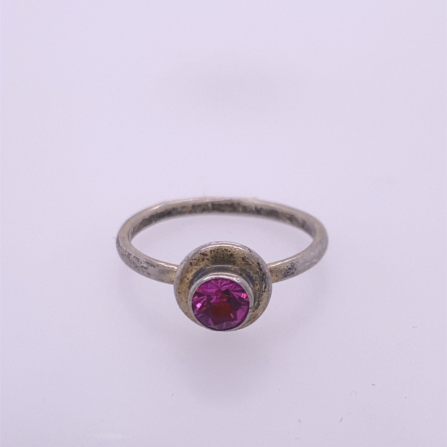 14k White Gold Vintage Ring With Round Cut Reddish/Pink Stone