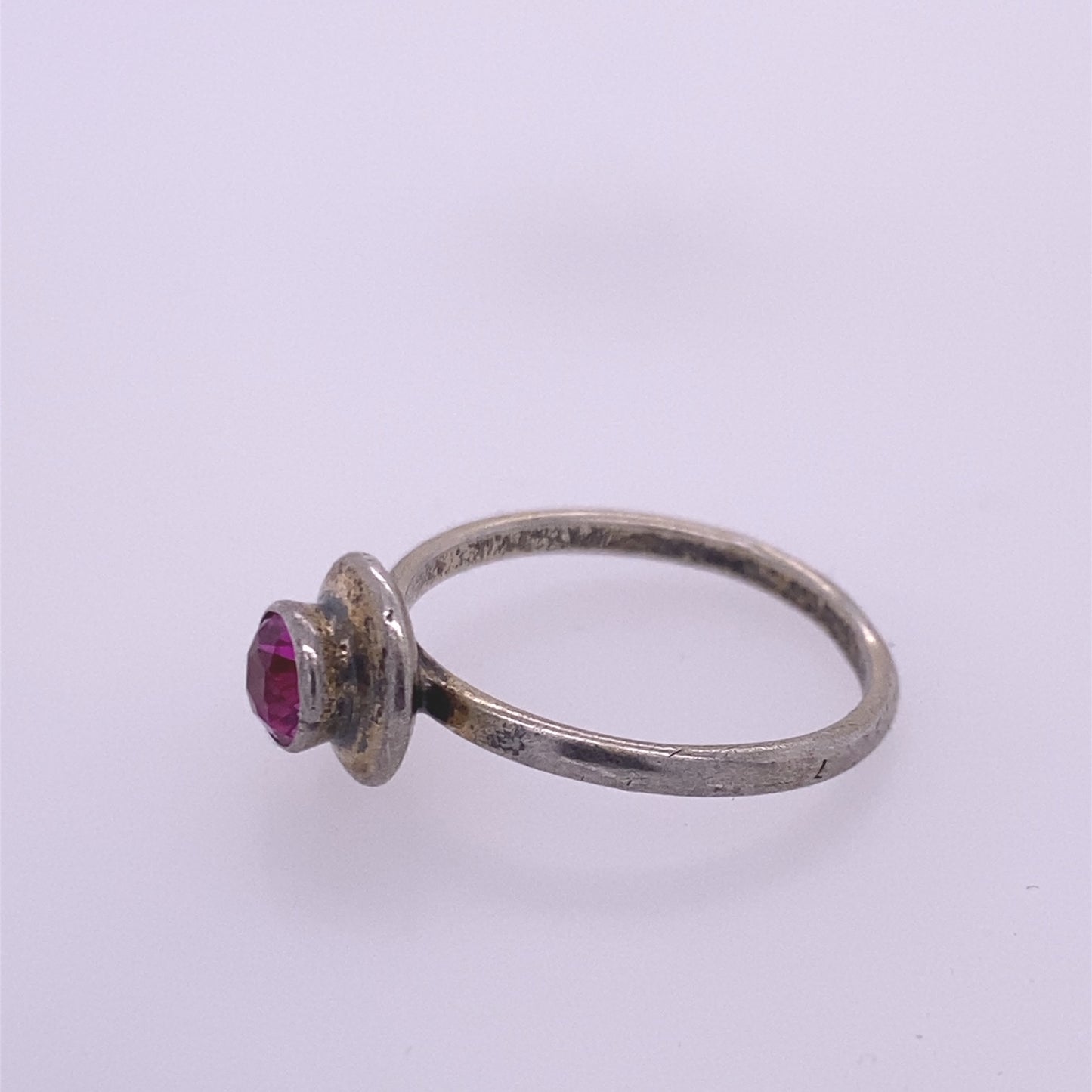 14k White Gold Vintage Ring With Round Cut Reddish/Pink Stone