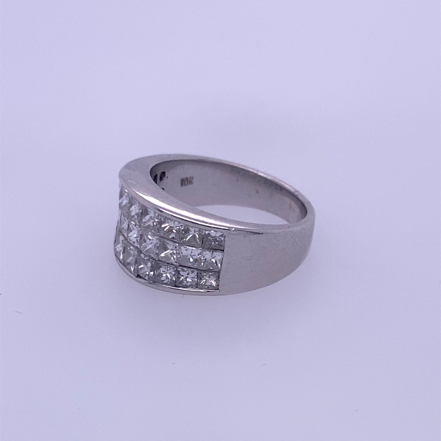 18k White Gold Princess Cut Diamond Ring