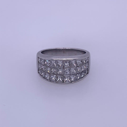 18k White Gold Princess Cut Diamond Ring