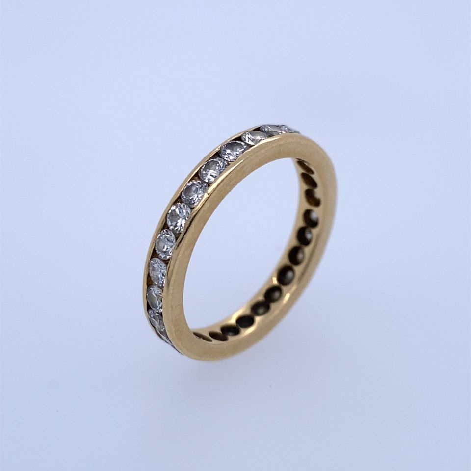 14k Yellow Gold Ring With Diamonds All Around