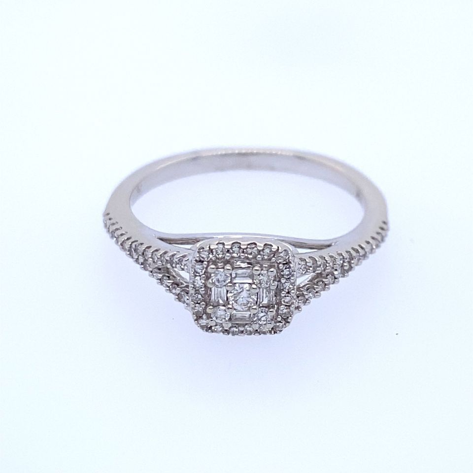 10k White Gold Ring With Baguette And Round Diamonds