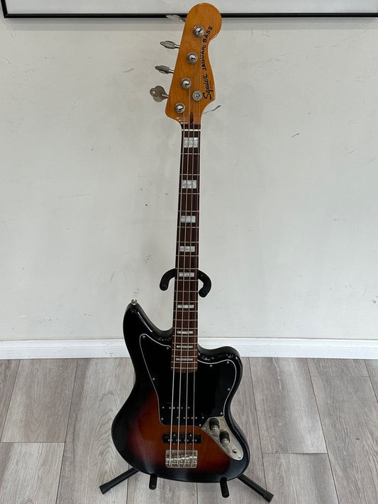 Squier Classic Vibe Jaguar Bass 3-Color Sunburst