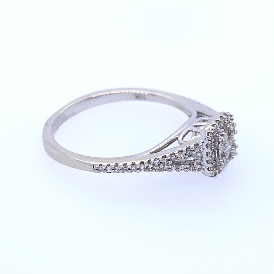 10k White Gold Ring With Baguette And Round Diamonds