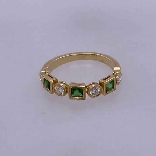18K Yellow Gold Diamond & Emerald Stone Ring
