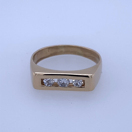 14k Yellow Gold Ring W/ 3 Round Cut Diamond’s