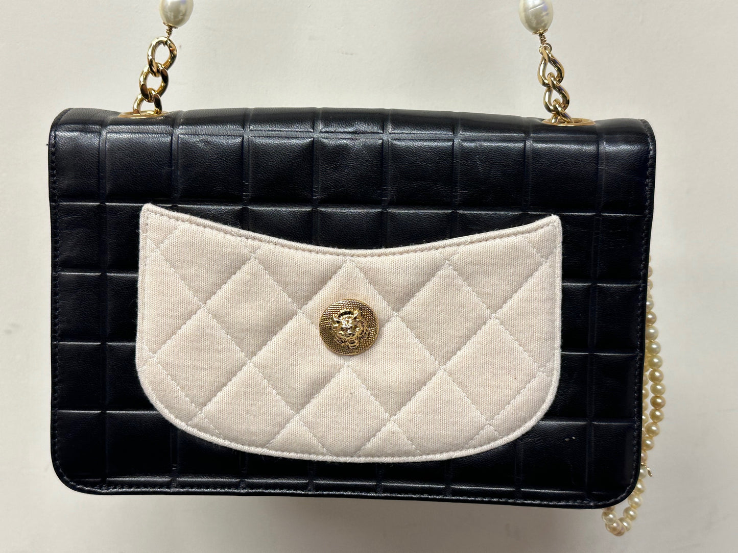 Chanel Pearl Leather Floral Purse Bag