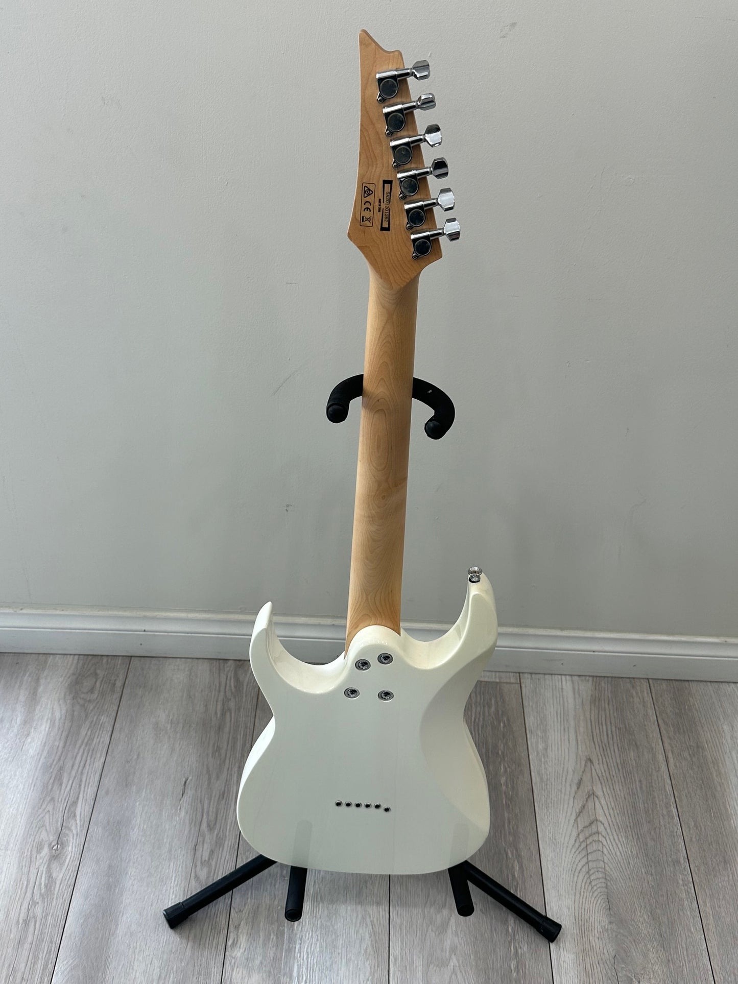 GIO Ibanez Mikro Electric White Guitar