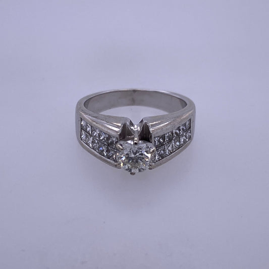 14k White Gold Engagement/Wedding Ring W/ 0.65CT Diamond Center Stone