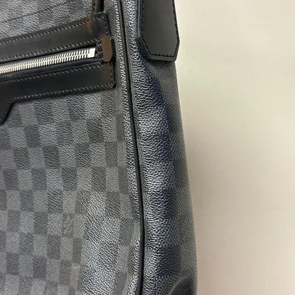 Louis Vuitton Damier Graphite Canvas Daniel MM Mesenger Bag